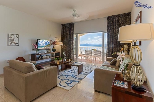 Princess Heights Luxury Boutique Condo Hotel (One Hoe)